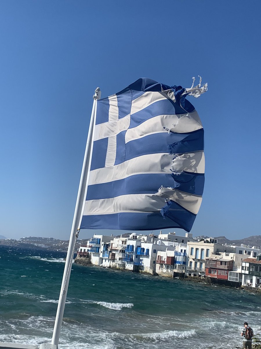miguelvalwke's tweet photo. Se dice que #Mykonos es el resultado de que #Hércules mató a los #gigantes, cuyos cuerpos petrificados formaron las rocas de la isla. Doy #gracjas a esa #victoria porque nos dejo esta #maravilla que #comparto https://t.co/xfrhQt5PaL