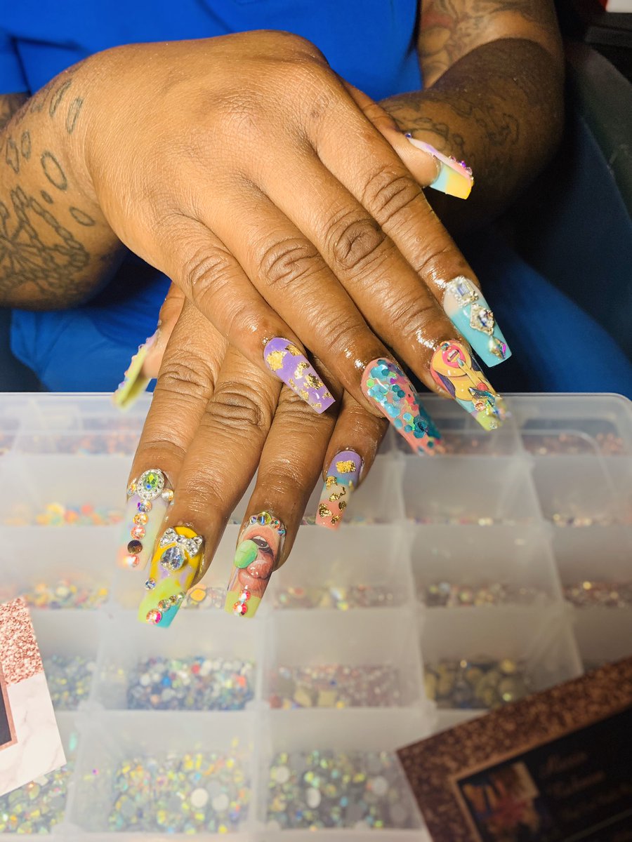 alexis_rickmon's tweet photo. #nails #celebritynails #stlnails #atlnails #cali #living #WrongTrump #UFC252 #RIPRobertTrump #SundayMorning #Luimelia https://t.co/OAEnGDmSMP