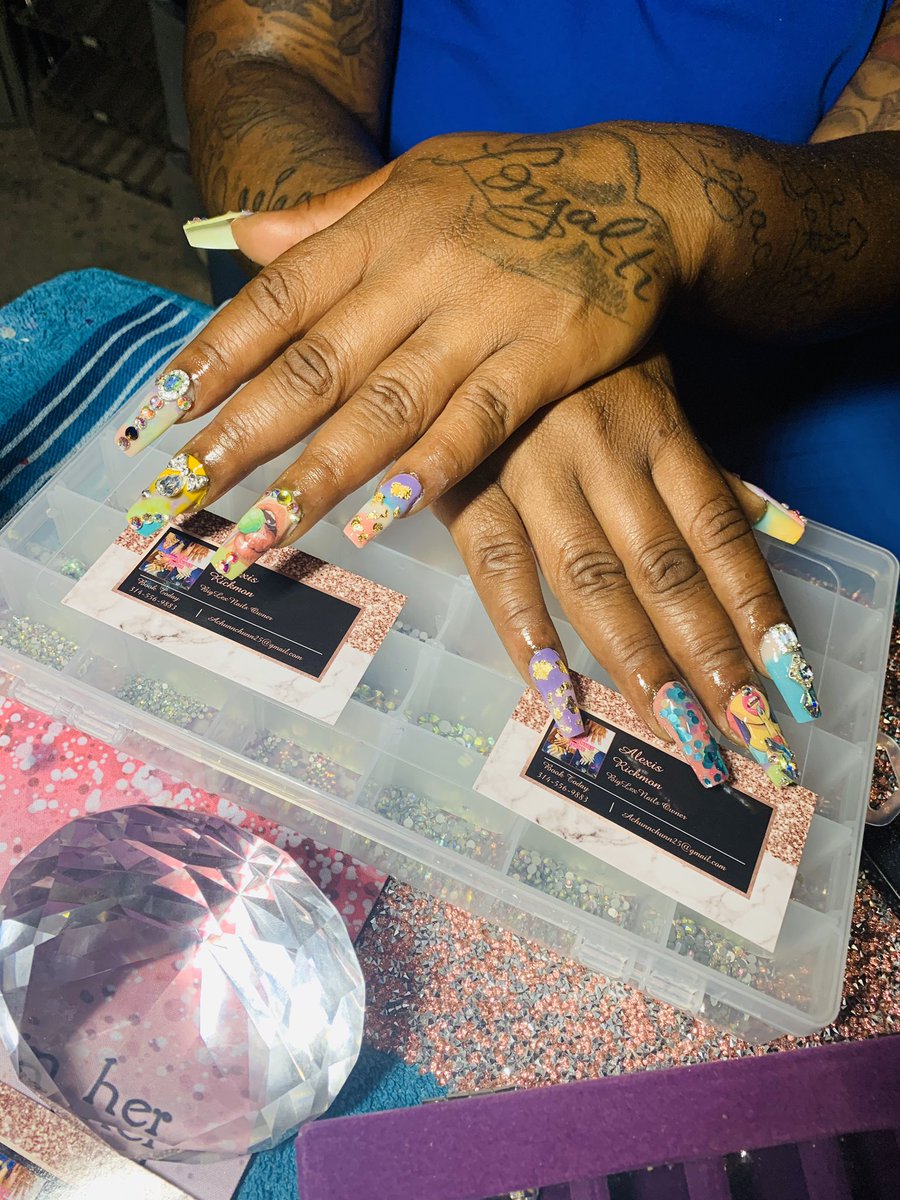 alexis_rickmon's tweet photo. #nails #celebritynails #stlnails #atlnails #cali #living #WrongTrump #UFC252 #RIPRobertTrump #SundayMorning #Luimelia https://t.co/OAEnGDmSMP