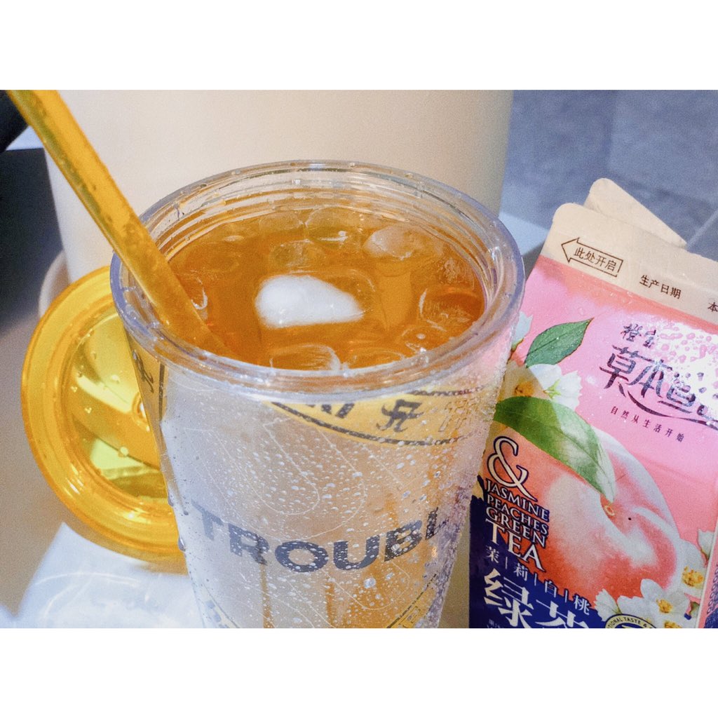rem1xes's tweet photo. This is a good time for a TROUBLE  drink 🍸Jasmine green tea white peach
so cooooool！😌😌😌

@ayu_19980408 
#浜崎あゆみ #ayu #ayumihamasaki #滨崎步 #平成の歌姫 #あゆのドラマ
#M愛すべき人がいて
#teamayu #trouble #troubletour2020 #goods #fansmade #オヒアの木 #DreamedaDream https://t.co/Q45KnhZhRq