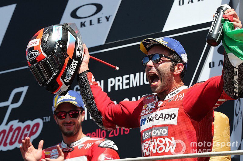 AlessioFanchin's tweet photo. @Petrux9 @AleixEspargaro @Petrux9 https://t.co/PF7F4Ivhq5