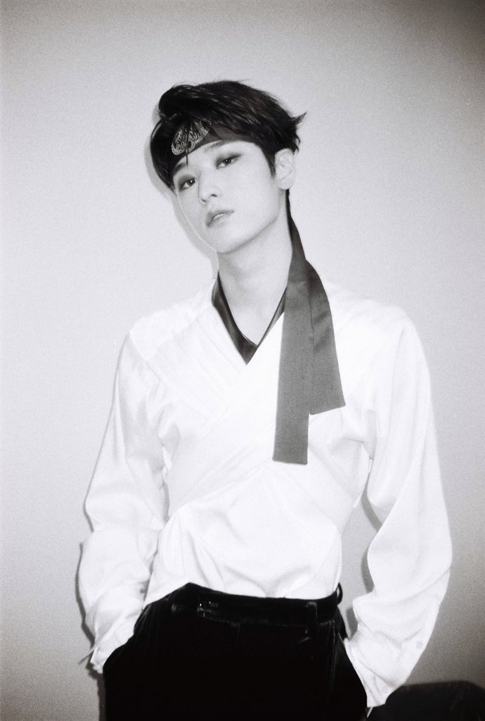 : Lomography Lady Grey 400But these days I found that Kodak Trix’s colour can be like this too. Anyway 100% its lomography if its not he develop bw by using Frontier scanner lolol #TBZ카메라  #더보이즈  #주연  #상연  #THEBOYZ  #JUYEON  #SANGYEON
