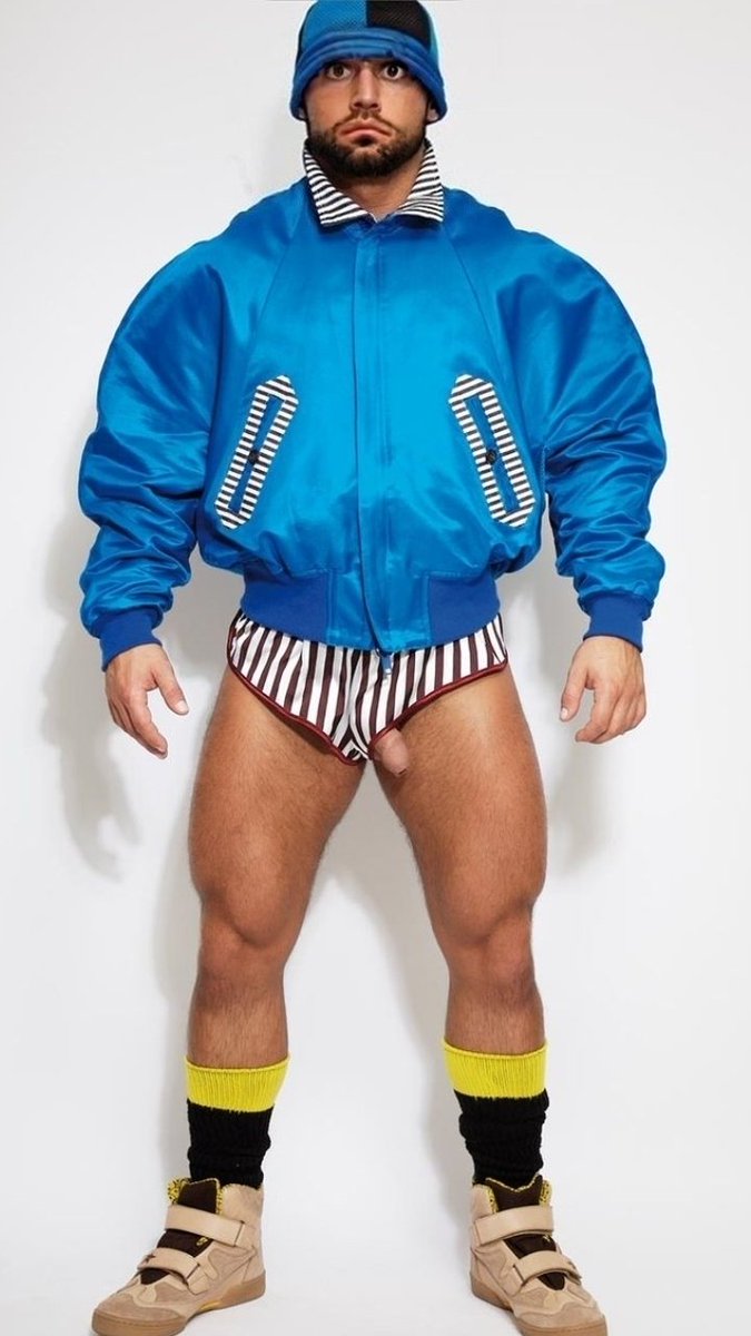 maddoxchip66's tweet photo. hypnotized &amp; mindless,he stands there vacantly,cock hanging out ,deeply unawares,waiting for his orders or commands!!!! https://t.co/wXEFLgJKGd