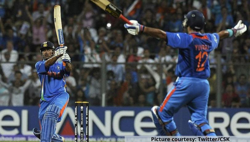 Now into Dhoni's finishing skills and what other example than this frame from 2011 ODI WC final. Dhoni said Gary Kirsten-"It is Murali, I will go" while promoting him ahead of Yuvraj. 26 overs later we heard-" Dhoni finishes off in style, a magnificent strike into the crowd"