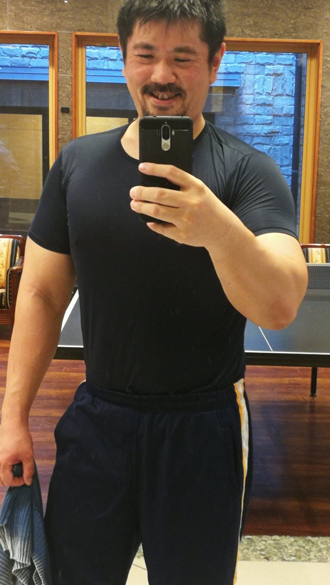 雄士 どや 乳首目立たんやろー W なはは