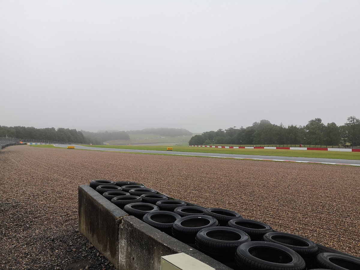 Looks like its going to be a damp day @DoningtonParkUK for the @BritishGT & @BRDCBritishF3
Stay dry (ish) #OrangeFamily
@BMMCUK @BMMC_EM #ThanksMarshal #OurMotorsportUK