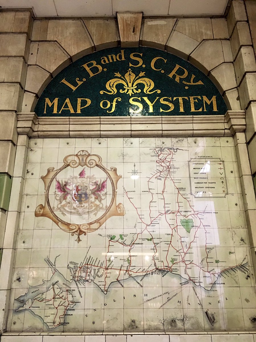 London Victoria has 2 glorious tiled maps too: you’ll find them in a dark corridor between the concourse & buses. What’s fascinating isn’t just the sheer density of railways but what extra info was included: golf links, yacht harbours... & “motor halts” for new-fangled railcars.