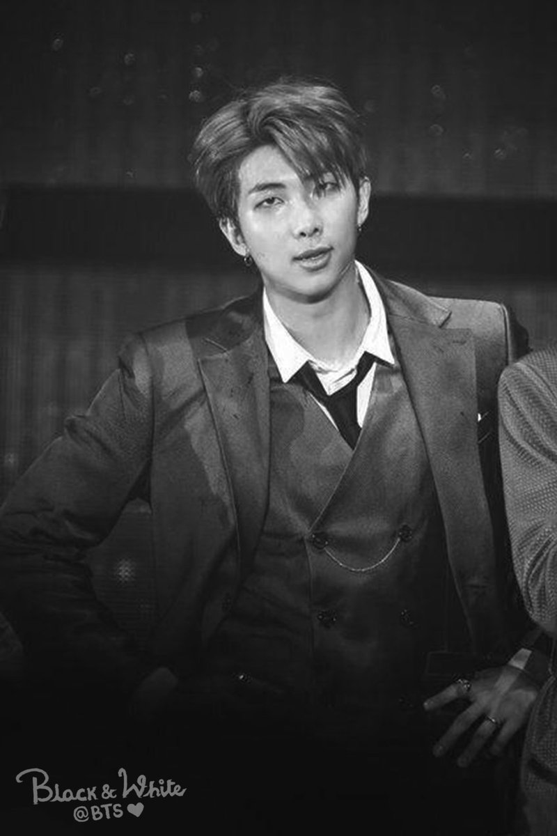 Btsbnw1's tweet photo. Army's Moon
#๋ฐฉํ์๋
๋จ #๋ฐฉํ #rm #jin #suga #jhope #jimin #v #jungkook #bts #bnw #btsbnw #blackandwhite #btsarmy #army #fanedits #idol #loveyourself #answer #lyanswer #aaa
#asiaartistaward #answerera #moon #1000DaysWithRM #BTSISCOMING
ยฉ To owner https://t.co/pAOwUPG1AZ
