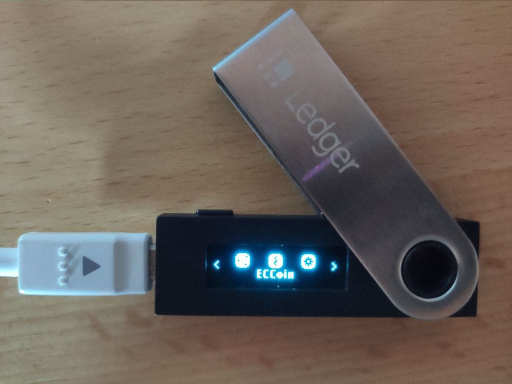 JimmyMcShill's tweet image. And another @Ledger implementation done!
@project_ecc is now 100% working with the #ledger nano s and nano x. Storing and sending $ECC from HW wallet now possible!

Source Code on github:
- electrum-ecc: github.com/project-ecc/el…
- ledger app PR: github.com/LedgerHQ/app-b…