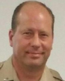 OfficerDownCom's tweet photo. R.I.P. - Lt. Erik K. Lloyd, 53 - Las Vegas Metro Police Dept., NV - COVID-19 - more ---> https://t.co/L1BMDrgkKU https://t.co/cvrYg3phw8