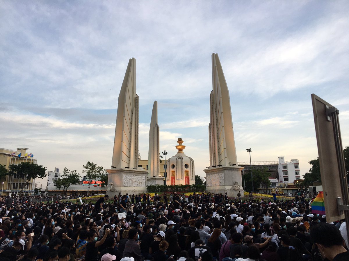 Ending my thread with pictures of our beautiful landmark. The Democracy Monument has been the iconic venue where recent youth protests entered uncharted territory. Read Reuters story:  https://reut.rs/2CwAHTD&nbsp;  #WhatsHappeningInThailand  #ประชาชนปลดแอก  #ขีดเส้นตายไล่เผด็จการ