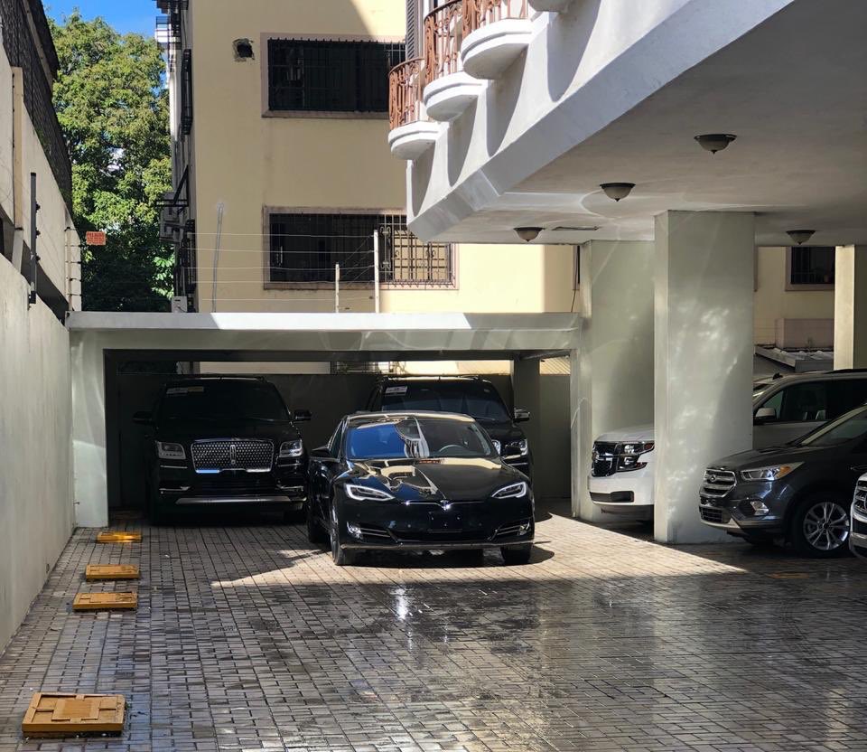 Tengo la Información que el Presidente <a href="/luisabinader/">Luis Abinader</a> llegará en un vehículo eléctrico al Congreso Nacional. Está enviando un EXTRAORDINARIO MENSAJE. La movilidad eléctrica puede ser la clave del ahorro y eficiencia en el presupuesto económico del país. Felicidades!