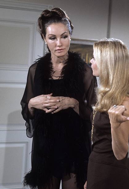 Happy birthday Julie Newmar.
Elizabeth Montgomery and Julie Newmar in Bewitched episode \"The Eight Year Itch Witch\" 