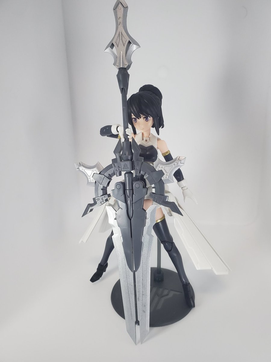 飯蔵 魔剣聖剣コンペ 聖剣 デュランダル 封 身の丈を超える大きさを持つ大剣 大仰な名前に反して頑丈なだけのただの剣でしかない