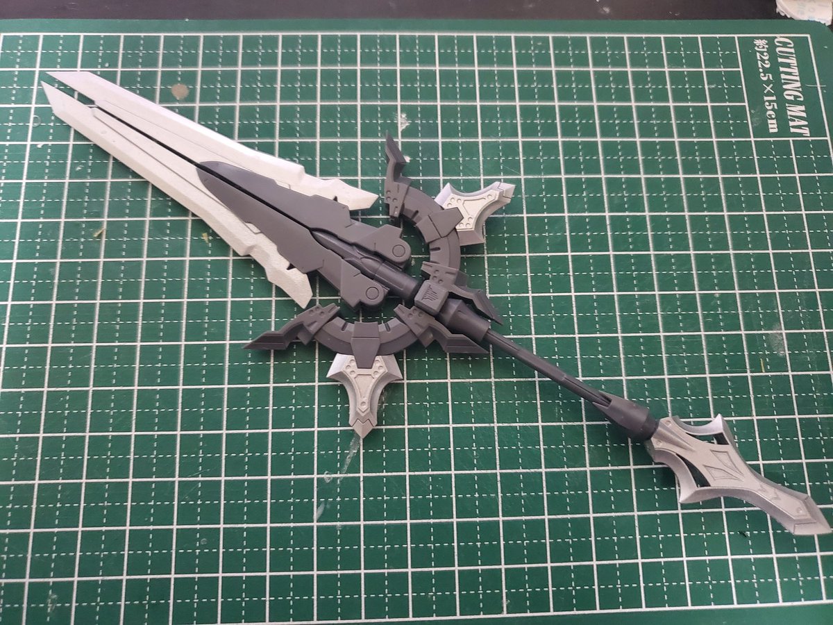 飯蔵 魔剣聖剣コンペ 聖剣 デュランダル 封 身の丈を超える大きさを持つ大剣 大仰な名前に反して頑丈なだけのただの剣でしかない