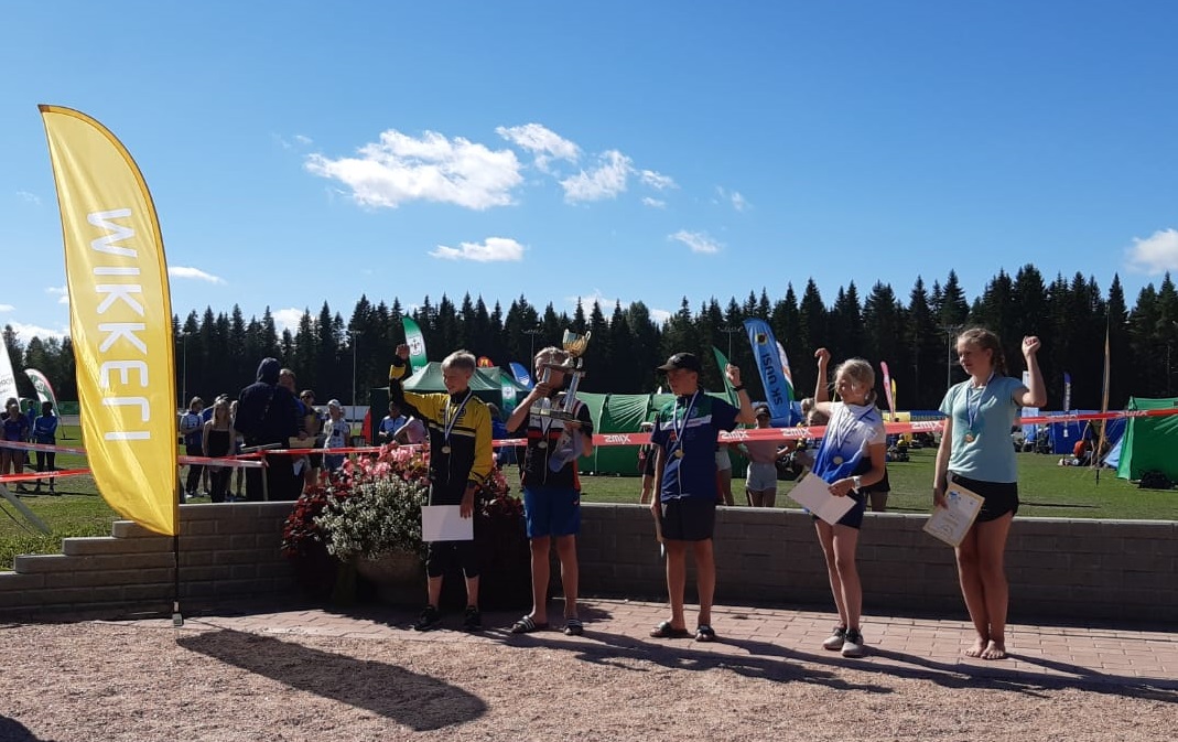 #kultainenkompassi-voittajat eli Uusimaa 1

#suunnistus <a href="/SuunnistusSSL/">Suunnistusliitto</a> 

Kuva: Onni Pänkäläinen