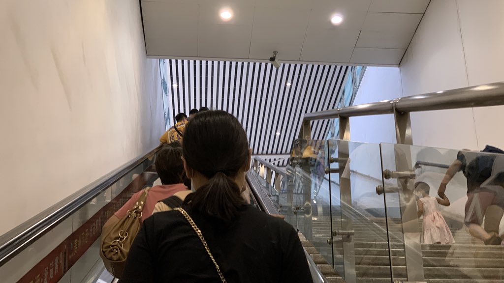 nextstneurasia's tweet photo. Inclines noticeably steep at Tianjin South. Those walking it all the way up the stairs must give themselves a pat on the back. Good to stay fit! https://t.co/z5ZIEON1Be
