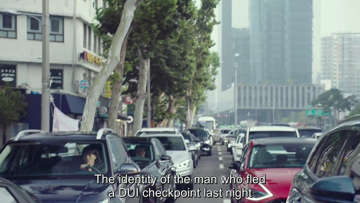 5. (Related to News No.1) The identity of the man who fled a DUI checkpoint last night is a deputy chief prosecutor at the High Prosecutors' Office. The prosecution finds itself under fire once again for moral laxity..