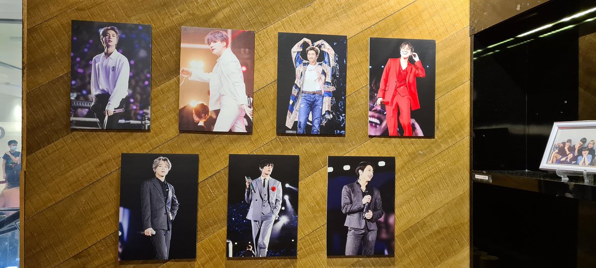 YenYen24132111's tweet photo. Thank you @micasa1306sg for hosting this cafe event. First time going to CS Bedok. The decorations are very nice! Thank you for the cupsleeve, photocards &amp; mini banner! #micasa1306sg #BTSARMY https://t.co/iqJqWG8xws