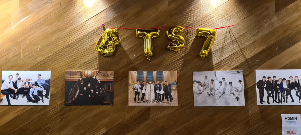 YenYen24132111's tweet photo. Thank you @micasa1306sg for hosting this cafe event. First time going to CS Bedok. The decorations are very nice! Thank you for the cupsleeve, photocards &amp; mini banner! #micasa1306sg #BTSARMY https://t.co/iqJqWG8xws