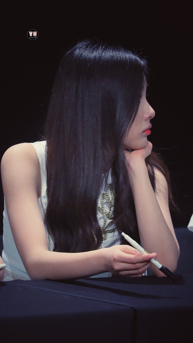 190421 Fansign 
😻
#KangHyeWon #강혜원 #HyeWon #혜원 #ヘウォン #IZONE #아이즈원