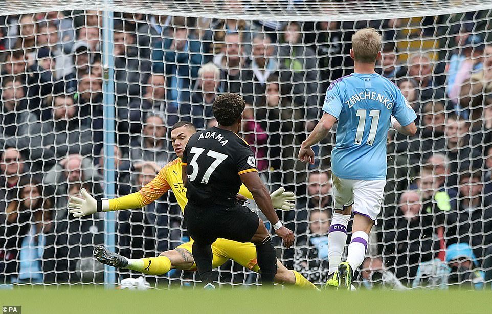 This isn’t a new mistake from  #Ederson either it’s crept into his game a lot over the last few years. The examples which spring to mind are in the 2 games vs  #Wolves where he again got himself in no mans land & gave himself no chance of making the save due to poor positioning.