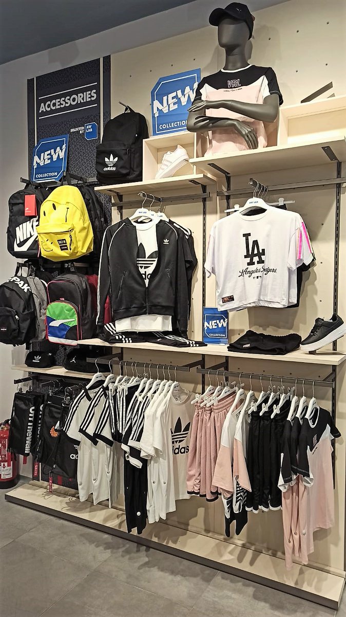 EspTorrelodones's tweet image. En #AWLab siguen de rebajas, ¡hasta 50% de descuento! Además, pásate y descubre su nueva colección. ¡Te encantará! 😍