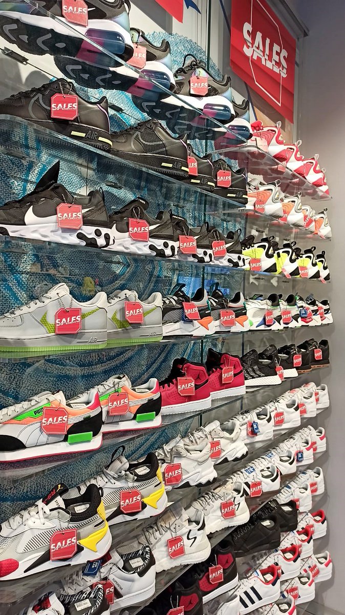 EspTorrelodones's tweet image. En #AWLab siguen de rebajas, ¡hasta 50% de descuento! Además, pásate y descubre su nueva colección. ¡Te encantará! 😍