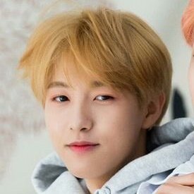 renjun with curly/fluffy hair - a thread ♡