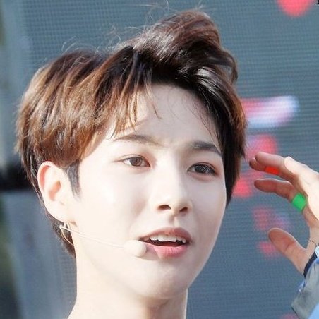 renjun with curly/fluffy hair - a thread ♡