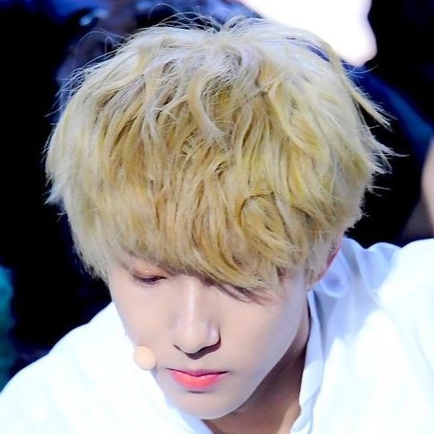 renjun with curly/fluffy hair - a thread ♡