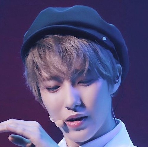 renjun with curly/fluffy hair - a thread ♡