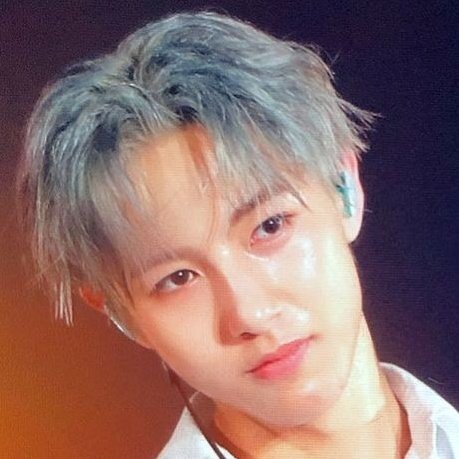 renjun with curly/fluffy hair - a thread ♡