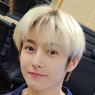 renjun with curly/fluffy hair - a thread ♡