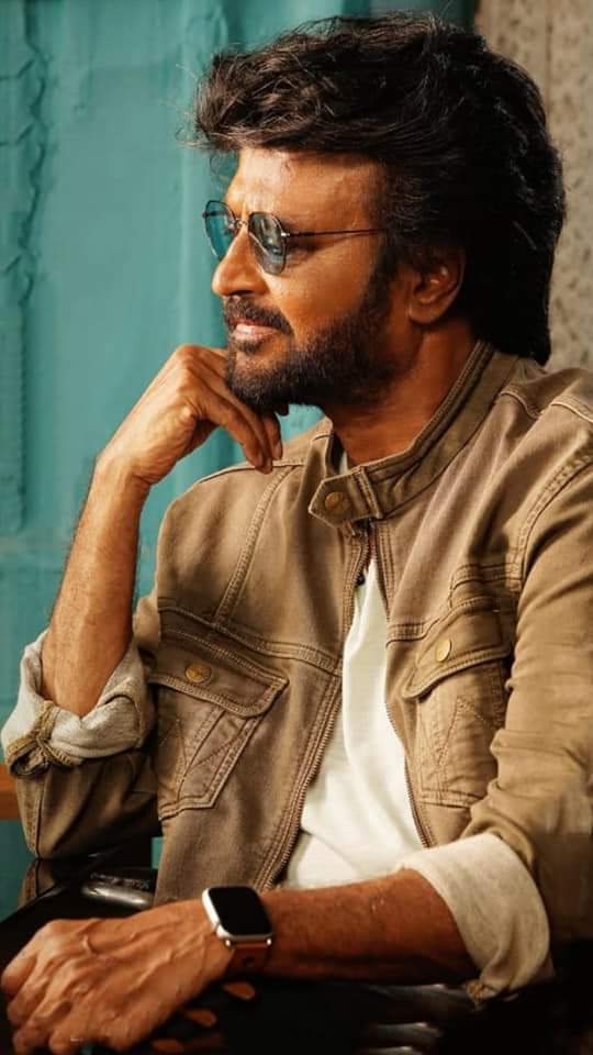 1975ல் தொடங்கி இன்று வரை ரஜினி படங்களை ஒரு சில வேற்று மொழி படங்கள் தவிர்த்து தியேட்டரில் தான் எங்கள் அப்பா பார்த்துள்ளார்.ஏனென்றால் அந்த காலகட்டத்தில் தொலைக்காட்சி பிரபலம் இல்லை, அவர்களின் பொழுதுபோக்கு சினிமா தான். #45YearsOfSuperstarRajini