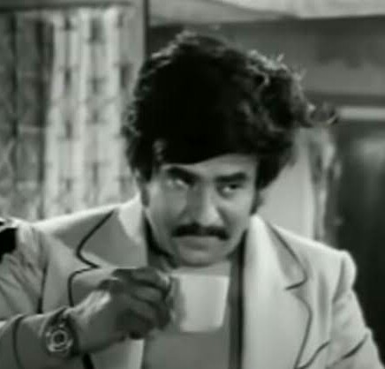 மூன்று முடிச்சு படத்தில் ரஜினியின் நடிப்பை பார்த்து வியந்த என் பாட்டியும் கொள்ளு பாட்டியும் 'அவர்கள்' படம் பார்த்த பின்பு ரஜினியின் ரசிகர்கள் ஆகவே மாறி விட்டனர்.அந்த ஸ்டைலும் வில்லத்தனமும் அவர்களை ஈர்த்தது #45YearsOfSuperstarRajini