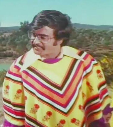 எங்க அப்பா இளமை ஊஞ்சலாடுகிறது படத்தை செங்கல்பட்டு அங்கமுத்துவில் பார்த்துவிட்டு ஸ்கூலில் 'சிக்லெட்' 'டிகே' வசனங்களை பேசி காண்பித்தார். அதேபோல் படத்தில் ரஜினி ஸ்டைலாக கையெழுத்து போடுவார். அதனையும் முயற்சி செய்து பார்த்தார் #45YearsOfSuperstarRajini