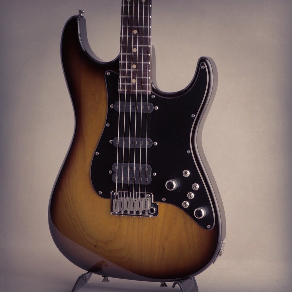 mikiame's tweet photo. スタンダードながら高い汎用性を持つClassicが入荷。
TOM ANDERSON
Classic Tobacco Burst 2011
https://t.co/N40djPORu7
#tomanderson #classic #buzzfeitentuningsystem #usedguitar #switchroo #guitar #guitarra #guitarrero #guitarist #mikigakki #三木楽器 #新着ギター https://t.co/gXWWJdF0X5
