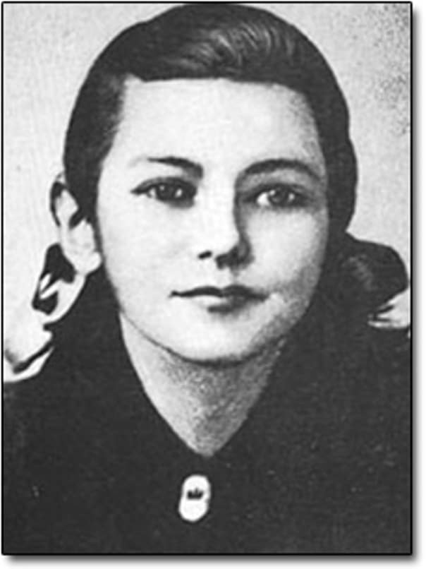 Finalment es capturada a la riba d'un riu proper. Torturada i executada, o bé morta per les pròpies tortures (hi ha diverdes versions).