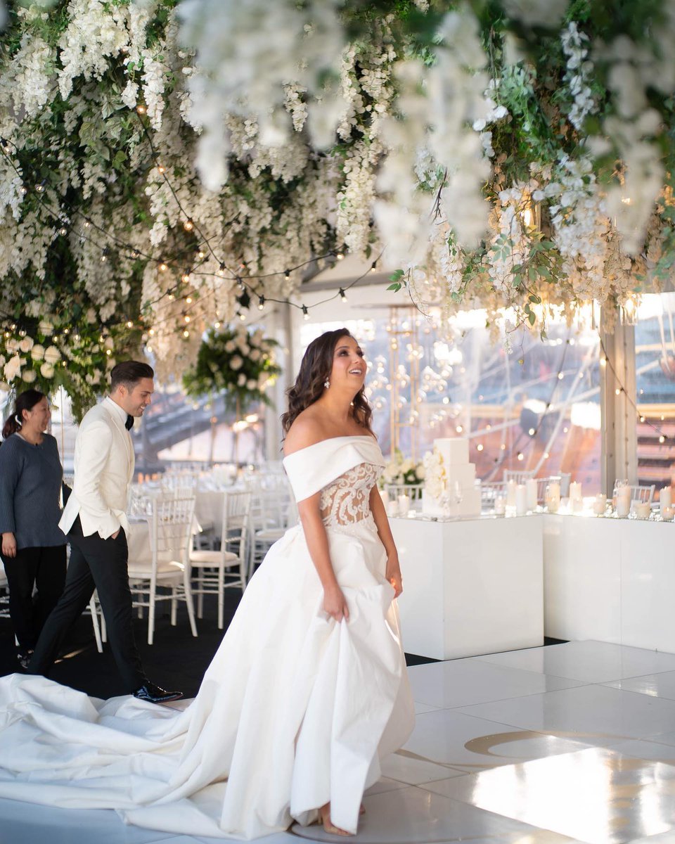 My favourite part about planning weddings is when the bride and groom see their vision come to life for the first time and the reactions of love and joy that follow! Thank you for letting me be a part of your big day Nicole and Damien 🤍 #annawangstylist #sydneywedding #sydney