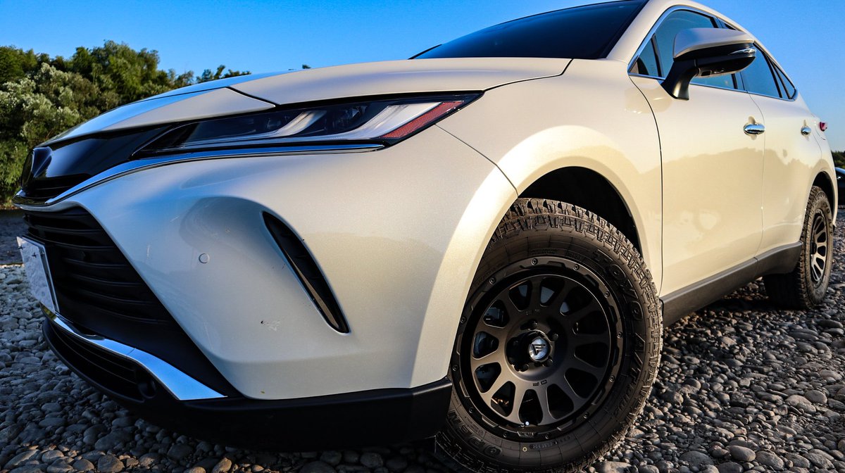 オリバ ランクル300待ち ハリアーオフロードなんて行かないと言っていたけど あの写真一目で惚れてからどうしてもやってみたかった デルタフォースは良いぞ おじさん デルタフォースは良いぞ おじさん 新型ハリアー デルタフォースオーバル