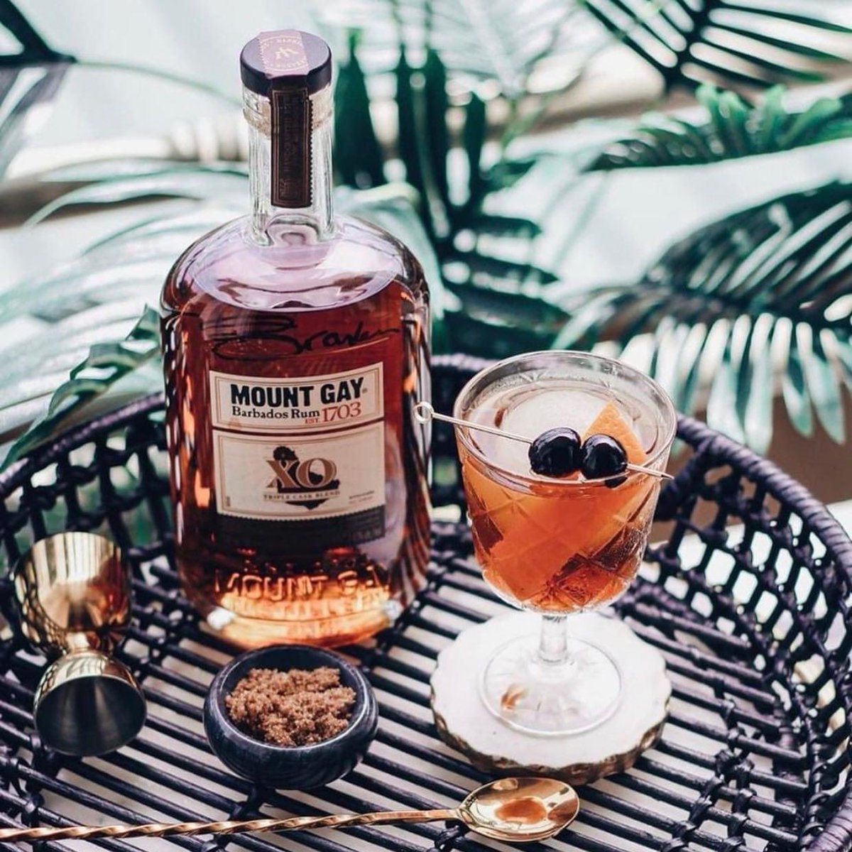 kat_isha's tweet photo. Happy #NationalRumDay TwitterFam!
📸: @bokan_bar #Rumspect https://t.co/vP3QfWIffH