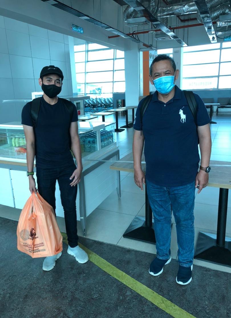 amirul_cfc's tweet image. Terserempak dgn MB N9, Tok Min @MenteriBesarNS , sempoi je datang airport takde orang escort 😅 #bersih #muafakat #sejahtera