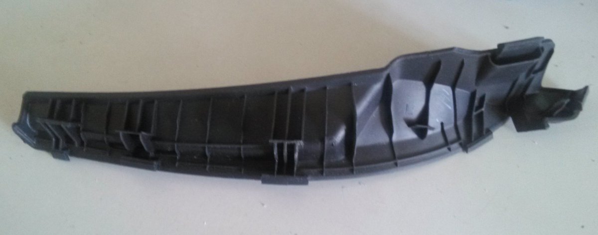 CHINADAWNGROUP's tweet photo. The #TPEmaterial for the end corner of #automotive ventilation cover developed by Dawn is processed by #injectionmolding. The #TPE exterior cover material whose mechanical properties meet VW50123 has a hardness of 95A. https://t.co/uSORL5Muol