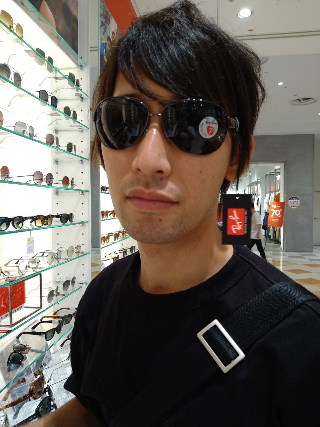 Hiro 落下物は落とし主の責任です 車運転する時用のサングラス欲しい レイバンのティアドロップ 絶対似合わんやろーって試したら 嫁から意外と似合ってるって言われましたね T Co O8da6rgeko Twitter