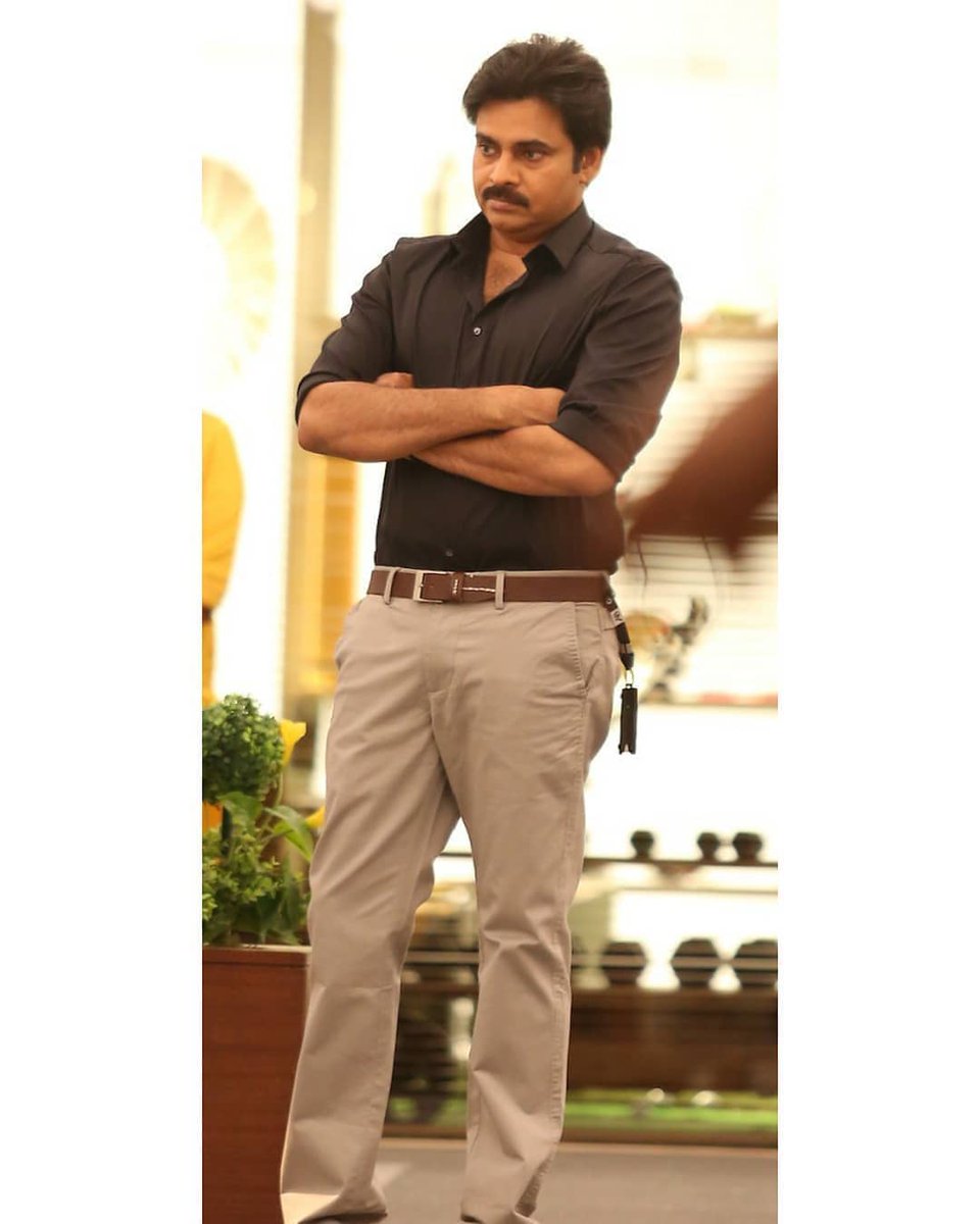 Anilkum58763148's tweet photo. How's the josh!!!!!! 
  🔃 if it's high🔥🔥🔥
#pawankalyanBirthdayCDP #vakeelsaab
@pawankalyan https://t.co/TOvyrlVIfB