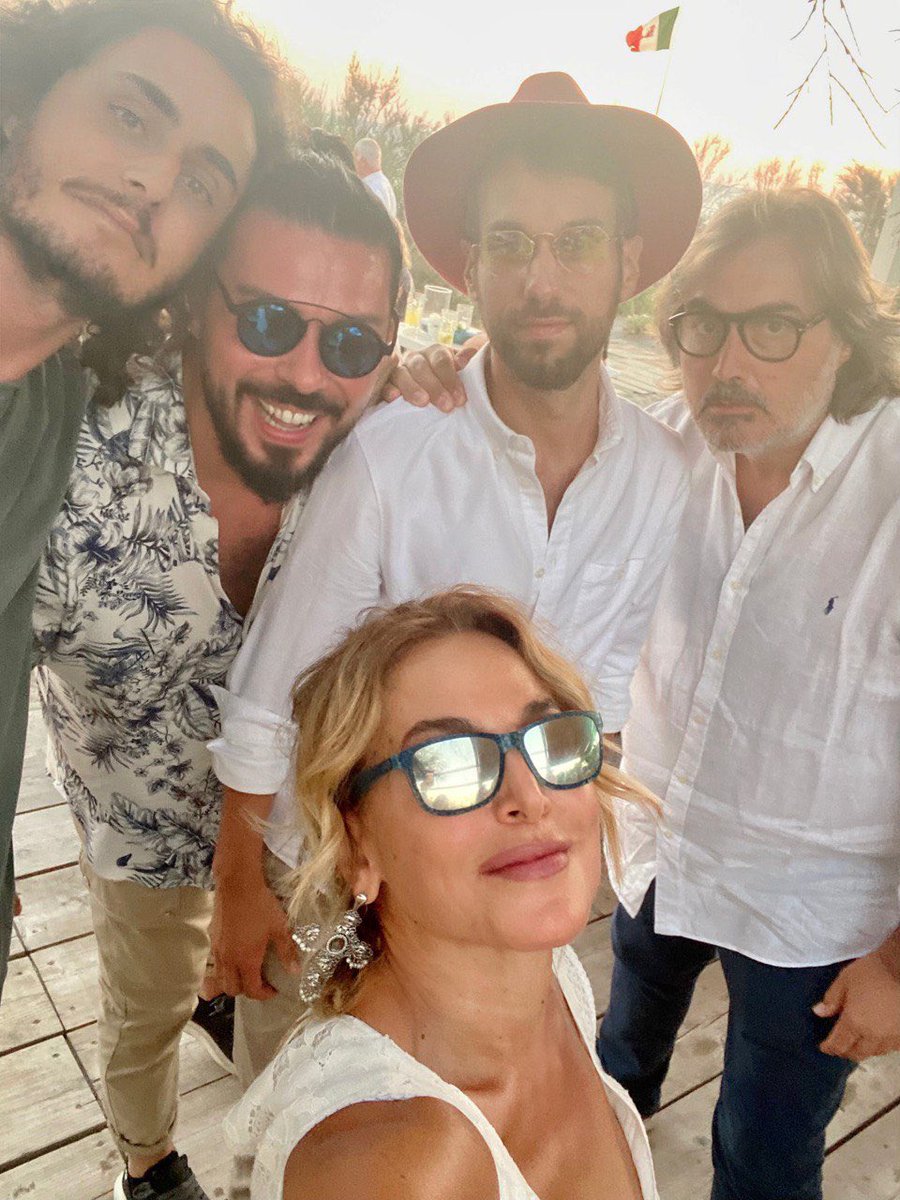carmelitadurso's tweet photo. Circondata ๐ฑ #pierluigipardo #charleyvezza ๐ #rideresempre #colcuoreโค๏ธ https://t.co/viz7Ab5QBU