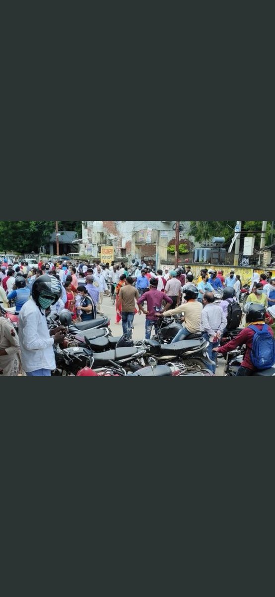 Dhananj84755457's tweet photo. #SurakshaBeforePariksha
If hrd  minister can't wear mask ..how they except student can weak mark for 3 hours during exam @anubha1812 @DG_NTA @DrRPNishank @HRDMinistry @PMOIndia @narendramodi @aajtak @nidhiindiatv @IndiaToday @INCIndia @ABPNews @ZeeNewsEnglish https://t.co/x0Tb9YAPNL