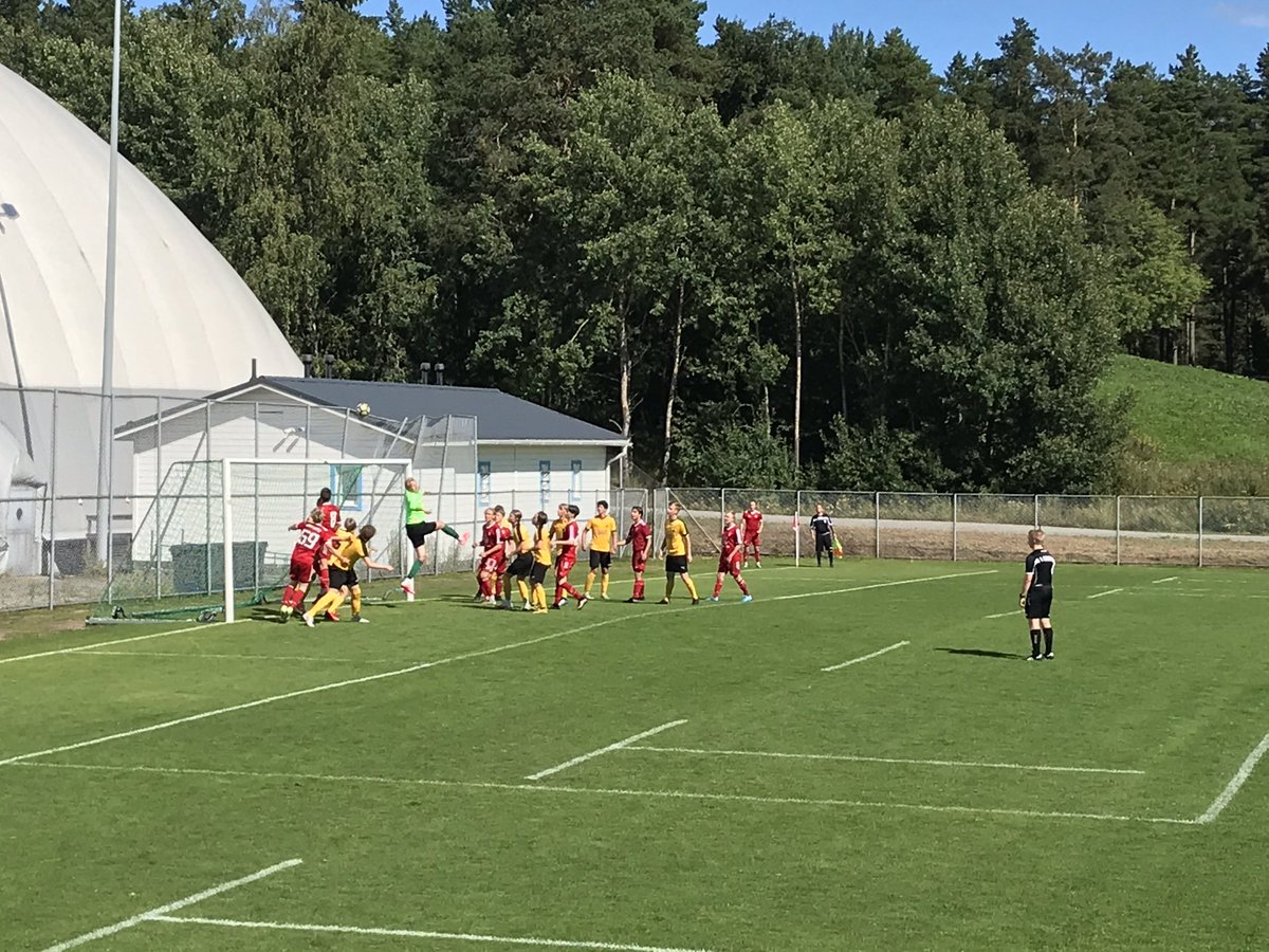 #P20 #ykkönen - 1-1 tuloksella menee valitettavasti <a href="/FC_Jazz/">FC Jazz</a> mukana piste Poriin. Tänäänkin lämpöä ihan riittävästi <a href="/AifkFf/">FF ÅIFK A POJAT</a>