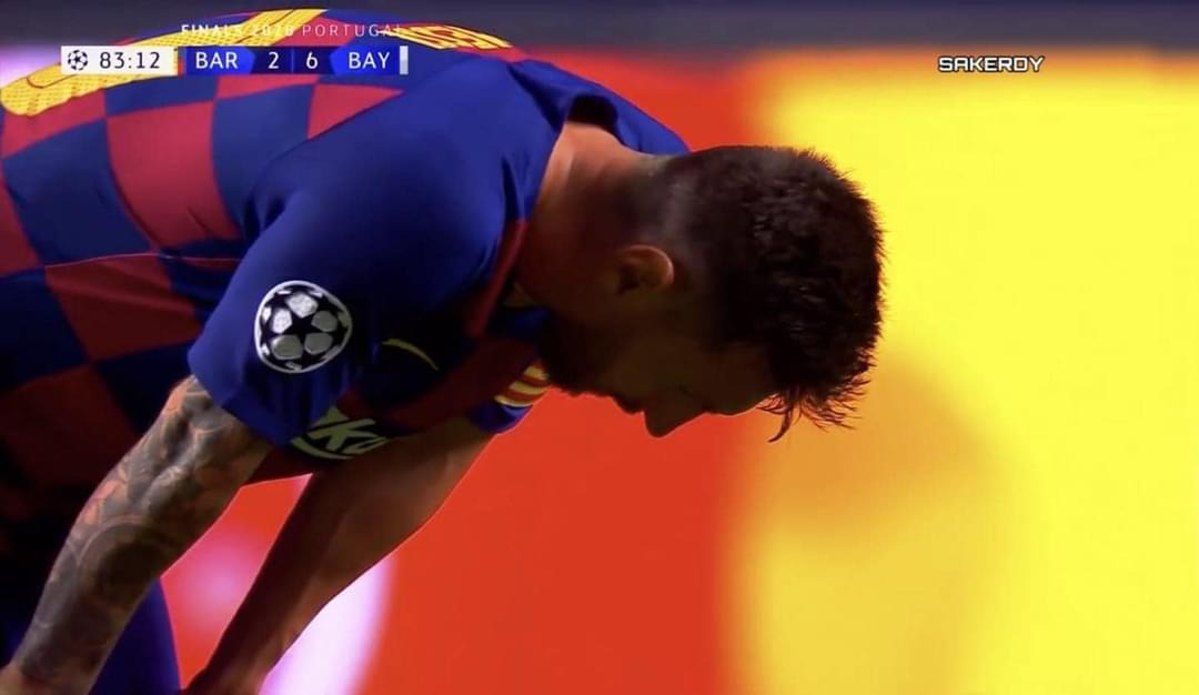 تعلم من ما سبقوك 
زيدان مثلا اعتزل وهو بقمة عطاءوه 
وانت مستمر لاثبات وتدوين الارقام 
تطمن لو اعتزلت لن يتجاوز احد هذه الارقام 
الاعتزال سيبقيك بالقمة 
والاستمرار سيجرفك للهاوية